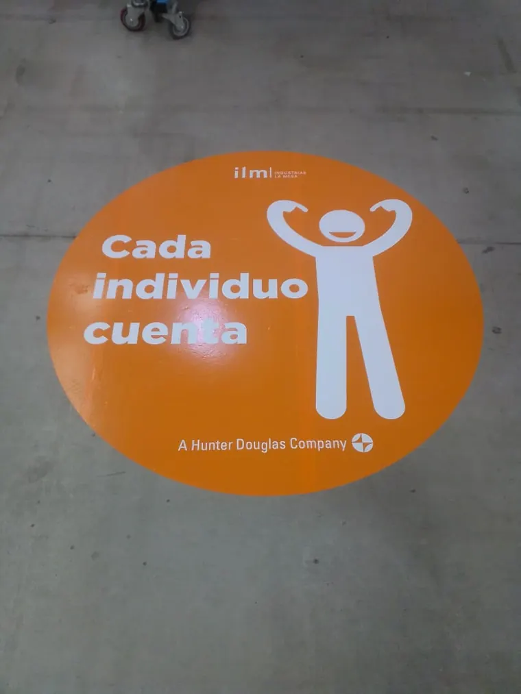 Vinil de piso para tránsito peatonal