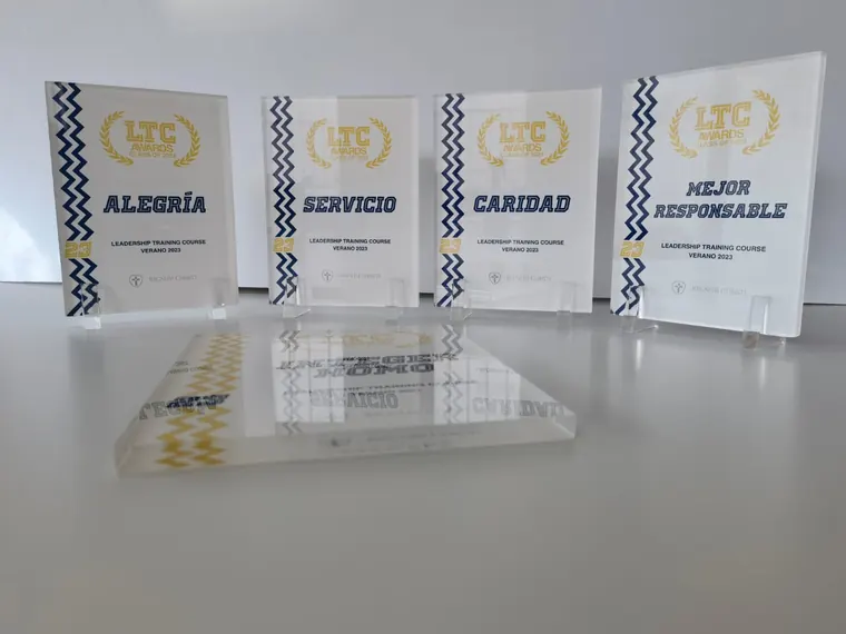 Tanda de reconocimientos grabados para evento