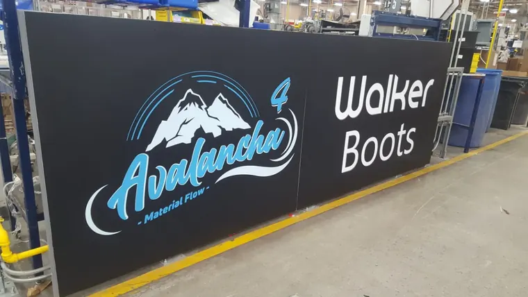 Rotulación de fachada para tienda · Walker Boots